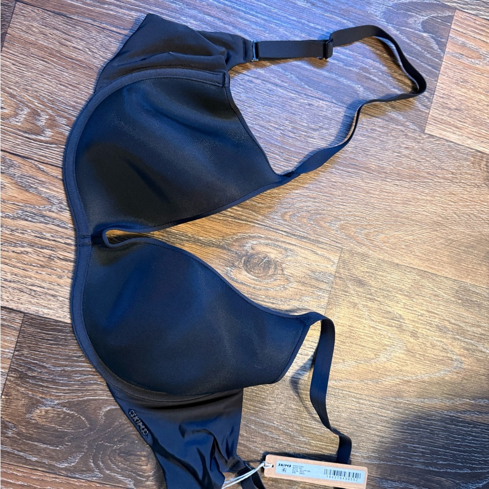 NWT SKIMS Black Underwire Bra